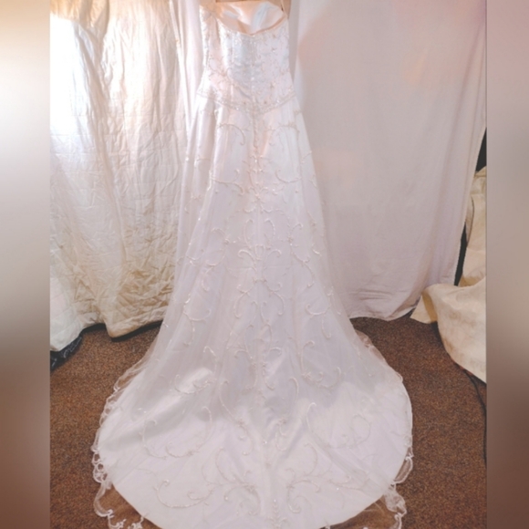 Olay cassini wedding dress - Picture 5 of 16